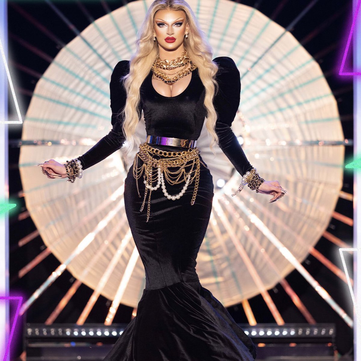 mascarayde's tweet photo. i will never shut up about this finale look i’m sorry #DragRace https://t.co/55G6iBk2MH