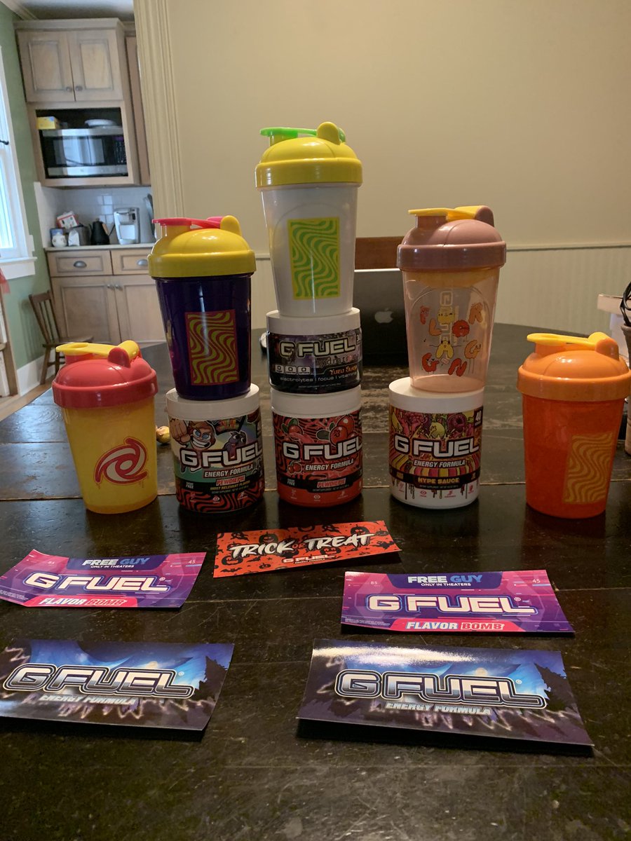 Trying my luck to win the #GFUEL mini fridge! #FanFUELED (p.s. my birthday is may 23rd, so if I won, Id be like a early b-day present 🎁)