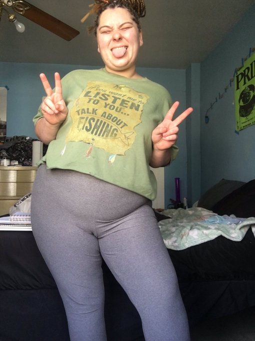 Feeling so comfy and cute today #feelingcute #athome #lazyday https://t.co/WyCOOzP71w<a href="/tag/feelingcute"class="tags">#feelingcute</a><a href="/tag/athome"class="tags">#athome</a><a href="/tag/lazyday"class="tags"><span>#lazyday</span></a>