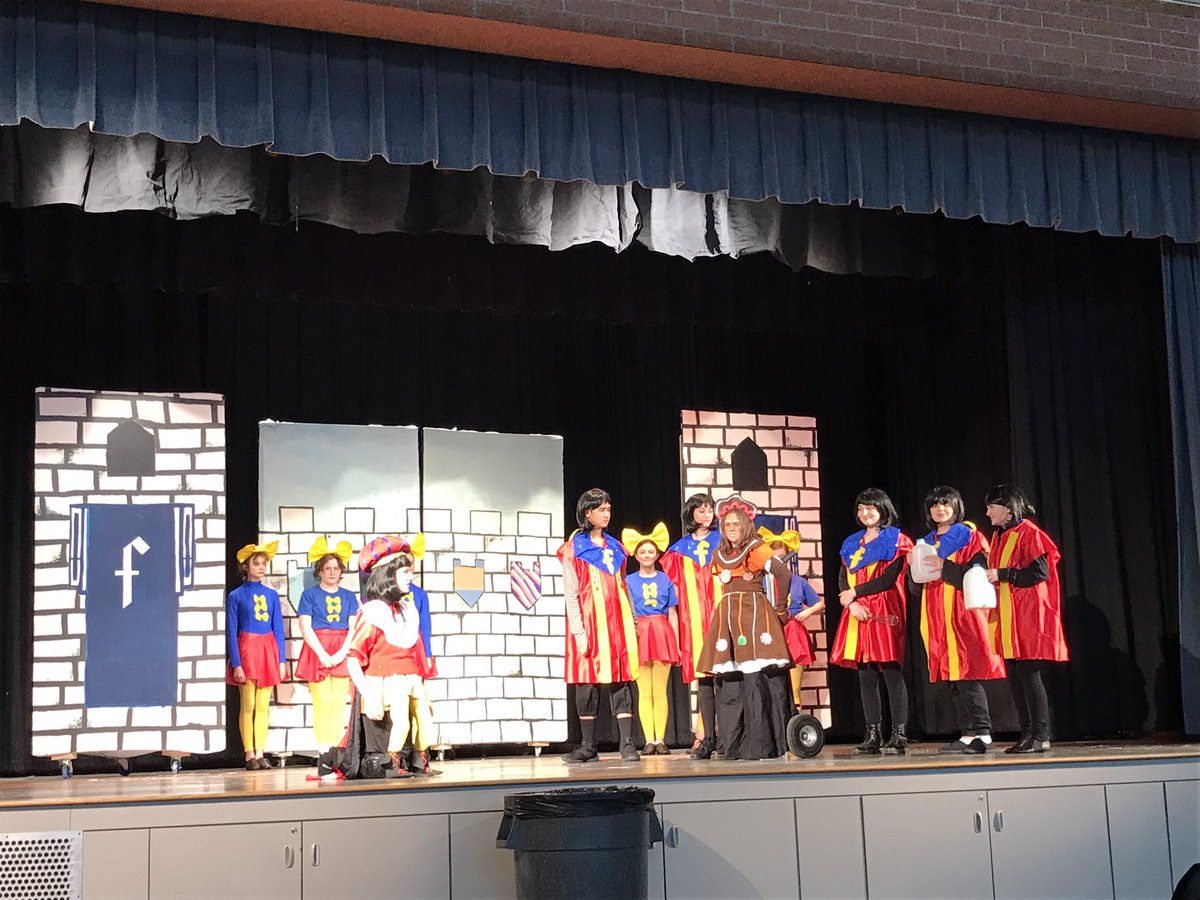 Checking out Shrek, Jr. at South Middle School.  Looking good!