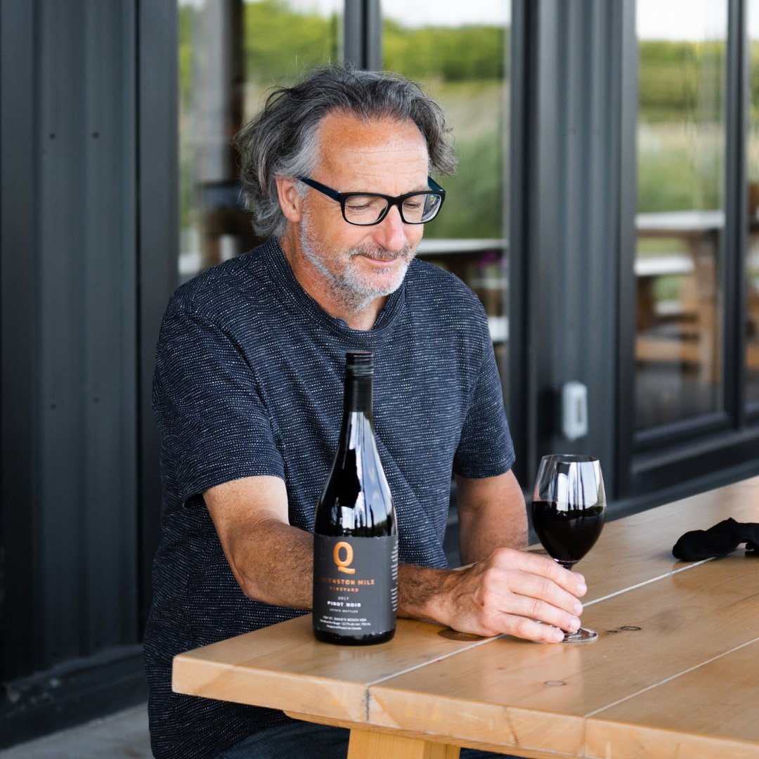 The 2017 Pinot Noir from <a href="/QueenstonMile/">Queenston Mile Vineyard</a> has an elegant style and balanced structure. Restrained and smooth, this VQA Pinot was fermented in tank after a 3-day cold soak and aged in French oak barrels (40% new) for 16 months.

bit.ly/3NTP5oL
#30DaysOfVQA