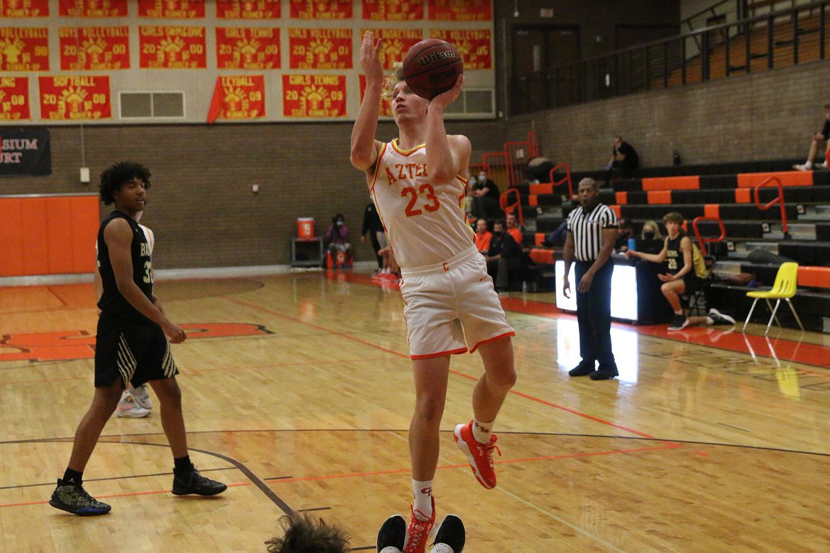 cdsboyshoops's tweet photo. We’d like to congratulate Senior Peyton Beauer on signing his NLI to play football at Lake Forest College and Senior Quinn Thorne on signing his NLI to play basketball at Westmont College! Their best days are ahead of them!

Congrats, gentlemen! #OnceAnAztecAlwaysAnAztec https://t.co/rQngrx4a2B