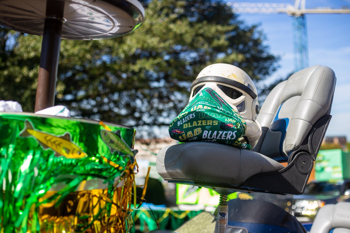 UABIT's tweet photo. "I don't care if you're a Jedi or a Sith, if you think you have the potential to change the world go out and do it," CIO and VP Dr. Curtis Carver. 👏 @carverc https://t.co/3GOxwCErqK