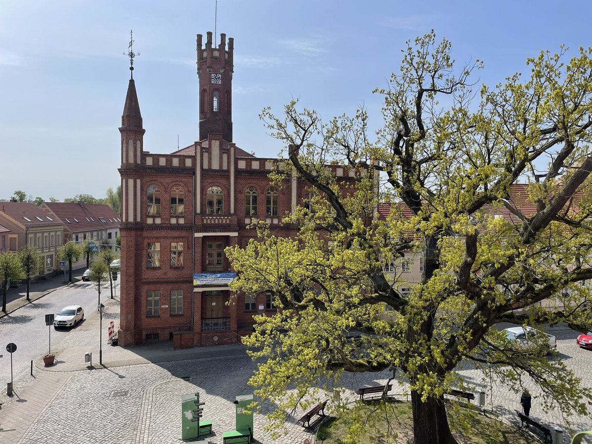 Sebastian Morgner (@smorgner7) on Twitter photo #Journalisten und #SocialMedia! Wie läuft das so? Unterwegs in #Kyritz! Dufte Truppe dort! Hat Spaß gemacht. Gemeinsam mit <a href="/CSjournalist/">Christin Schmidt</a> und den Kollegen ausgetauscht. 👍 #mazaufdemweg #Journalisten und #SocialMedia! Wie läuft das so? Unterwegs in #Kyritz! Dufte Truppe dort! Hat Spaß gemacht. Gemeinsam mit <a href="/CSjournalist/">Christin Schmidt</a> und den Kollegen ausgetauscht. 👍 #mazaufdemweg