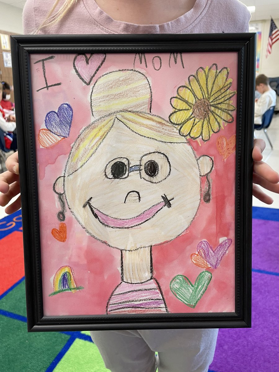 ms_mcgoldrick's tweet photo. One of our favorite directed drawings💗 these kinders made a special portrait of their mom for Mother’s Day! https://t.co/tgPOpQ1k7I