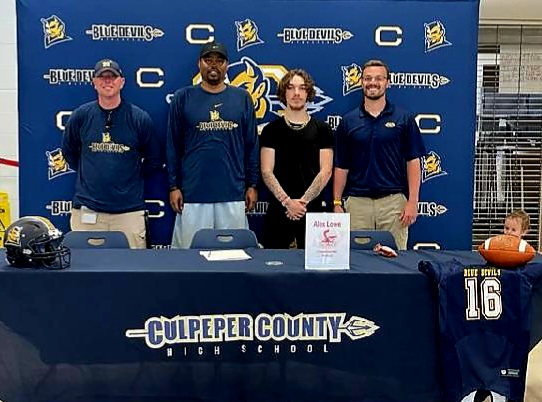 CCPSCCHS's tweet photo. Congrats to Football Player Alex Lowe on Signing to Chestnut Hill College #ForksUp #BDP #CCBlue @csepreps @flsvarsity @dpayne0813 @culpeper_fb https://t.co/LOM7UyZb2A