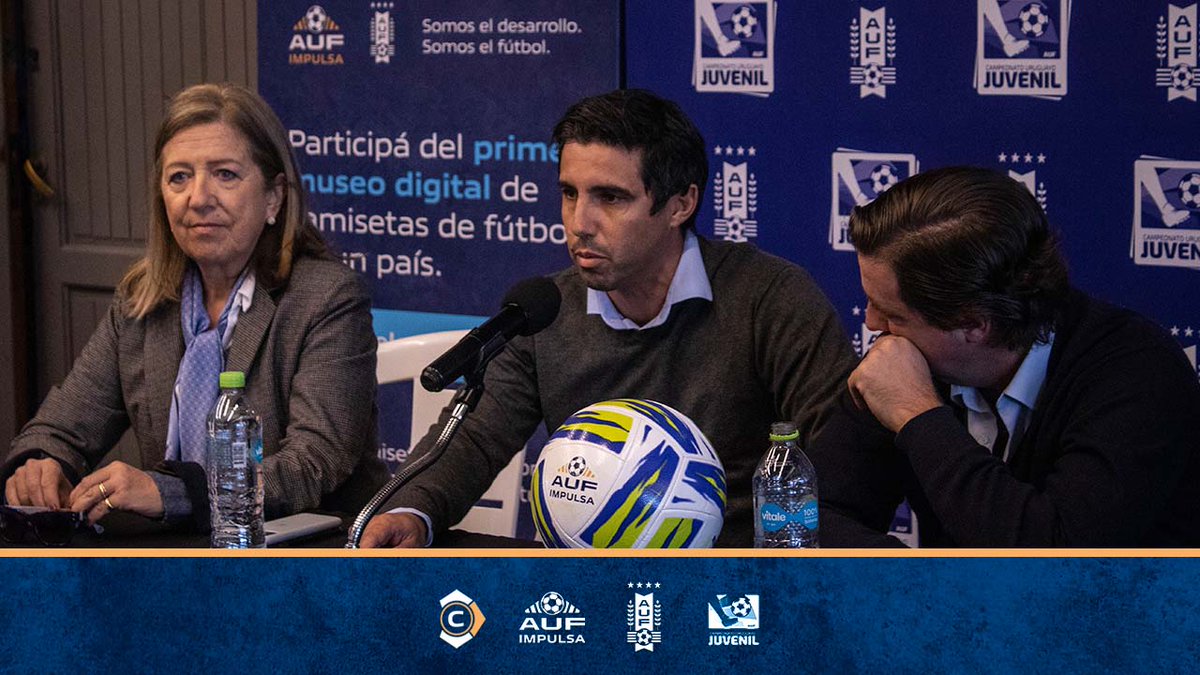 AUFimpulsa's tweet photo. 📦✅ @AUFOficial, con la presencia del presidente de la institución @nachoalonso33, hizo 𝗲𝗻𝘁𝗿���𝗴𝗮 𝗱𝗲 𝗺𝗮𝘁𝗲𝗿𝗶𝗮𝗹𝗲𝘀 𝗽𝗮𝗿𝗮 𝗰𝗮𝘁𝗲𝗴𝗼𝗿𝗶́𝗮𝘀 𝗷𝘂𝘃𝗲𝗻𝗶𝗹𝗲𝘀 𝗺𝗮𝘀𝗰𝘂𝗹𝗶𝗻𝗮𝘀, alentando así el crecimiento de nuestro fútbol desde temprana edad. https://t.co/GcHF3byiG6