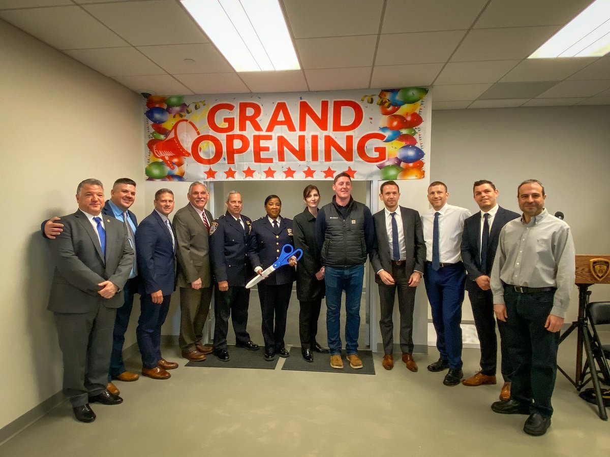 NYPDCeremonial's tweet photo. At today’s, @NYPDTransport New “Queens Tow Pound Building” Ribbon Cutting Ceremony. 🎉 https://t.co/gkTH4Vv7EL