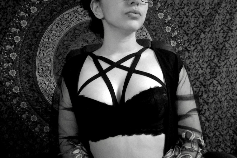 LuxLovley's tweet photo. Repeat after me: I am powerless and Goddess Lux has complete control.

You losers beg me to cause you pain, to stroke like a pathetic fuck in my honor, and then beg me to cum. I just laugh.

Assignments $15 - ballbusting, humiliation, sissy, cuck, orgasm denial, dick rates, kink https://t.co/qV7qu8OFkZ