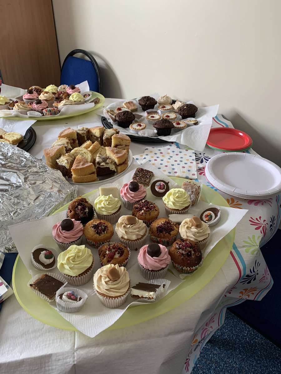 Thanks to all our Mental health team today raising funds for Ukrainian nurses 🇺🇦 🍰 🎂 <a href="/OrlaTierney3/">Orla Tierney</a> <a href="/jlewi001/">Julia Lewis</a> <a href="/Moira29/">Moira Kearney</a> <a href="/DanielleMcmilan/">Danielle McMillan</a> <a href="/billiehughes/">billie hughes</a> <a href="/LadyLab17/">Clayre</a>