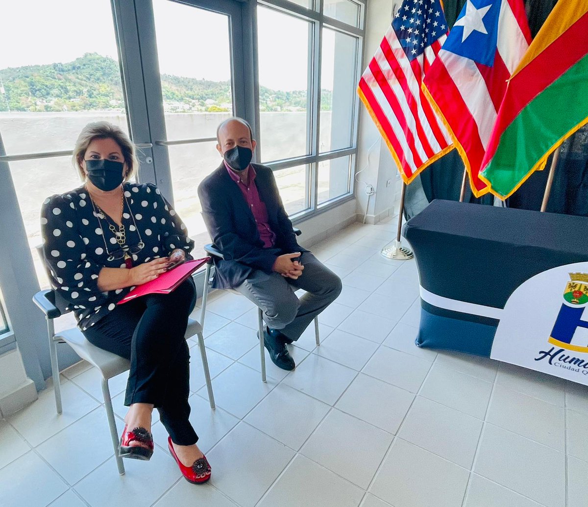 UPRHComunica's tweet photo. La Dra. Aida I. Rodríguez Roig, rectora de la #UPRH y el Dr. Héctor Ayala del Río, Decano de Asuntos Académicos participaron en la actividad de apertura de la Certificación en Cuidador Geriátrico que se ofrece bajo el Programa de Capacitación Laboral. 
@DeptVivienda @MHumacao https://t.co/mPuQWDwDnq