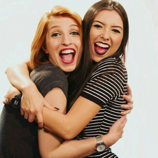 infosdpsdasonze's tweet photo. elas com o dd11 fizeram história no youtube e sabem disso. 🖤 https://t.co/fvR1c9YnTV
