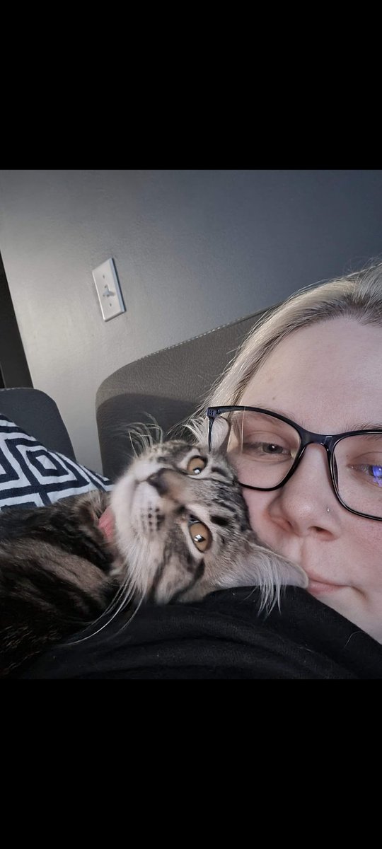 Chels_0598's tweet photo. almost a yr later.. and the pain is still great of rehoming my babyg from a breakup. I know I gave her the best. She just was my baby that helped me thru the shitest time of my life 💔💔 miss my zadie girl https://t.co/RaVu9o1oDi