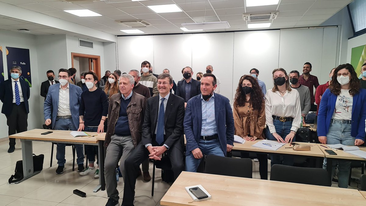 Non ci sono risorse umane per programmare gli investimenti #PNRR? Grazie a ragazzi e ragazze che vogliono imparare e alle aziende del Consorzio @centroELIS ne avremo presto di più. Piu' formazione e piu' assunzioni per il successo di #italiadomani