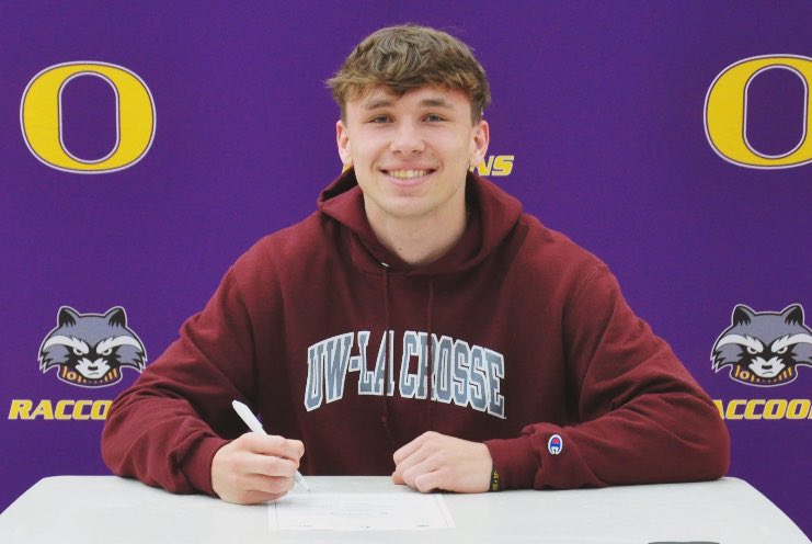 signed 🖊 🦅 @UWLCoachJanus <a href="/UWLMensTF/">UWL Men's Track & Field</a> <a href="/UWLEagleFB/">UW-La Crosse Football</a>