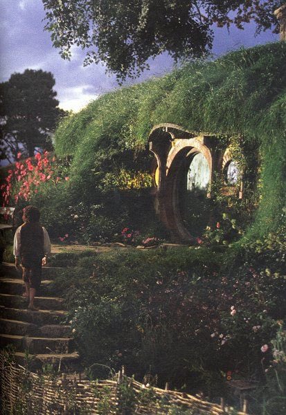 myelessar's tweet photo. oh to be a hobbit https://t.co/Dks9Is55sR