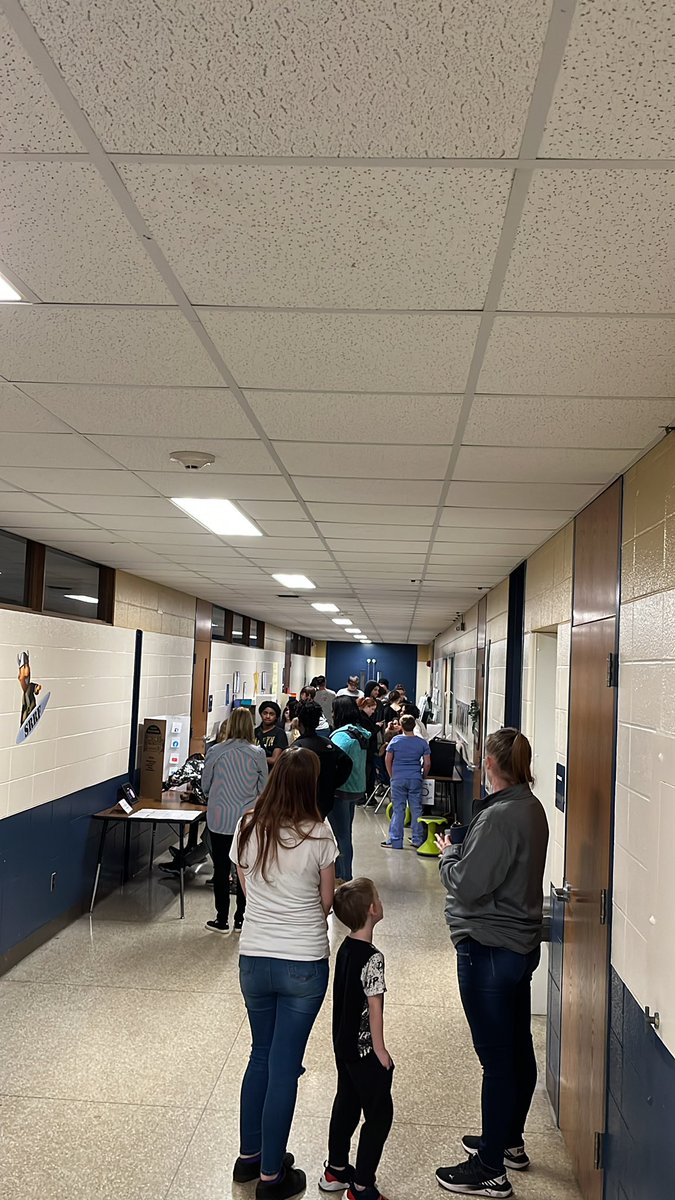 Showcasing the amazing work from our 3rd-5th grade High Ability classes tonight.  #DecaturProud of all the students and teachers.
<a href="/Morichey/">Marissa Richey</a> <a href="/StrubeSusan/">Susan Strube</a> <a href="/Steph_Hofer/">Dr. Stephanie Hofer</a> <a href="/MSDDecatur/">MSD Decatur</a>