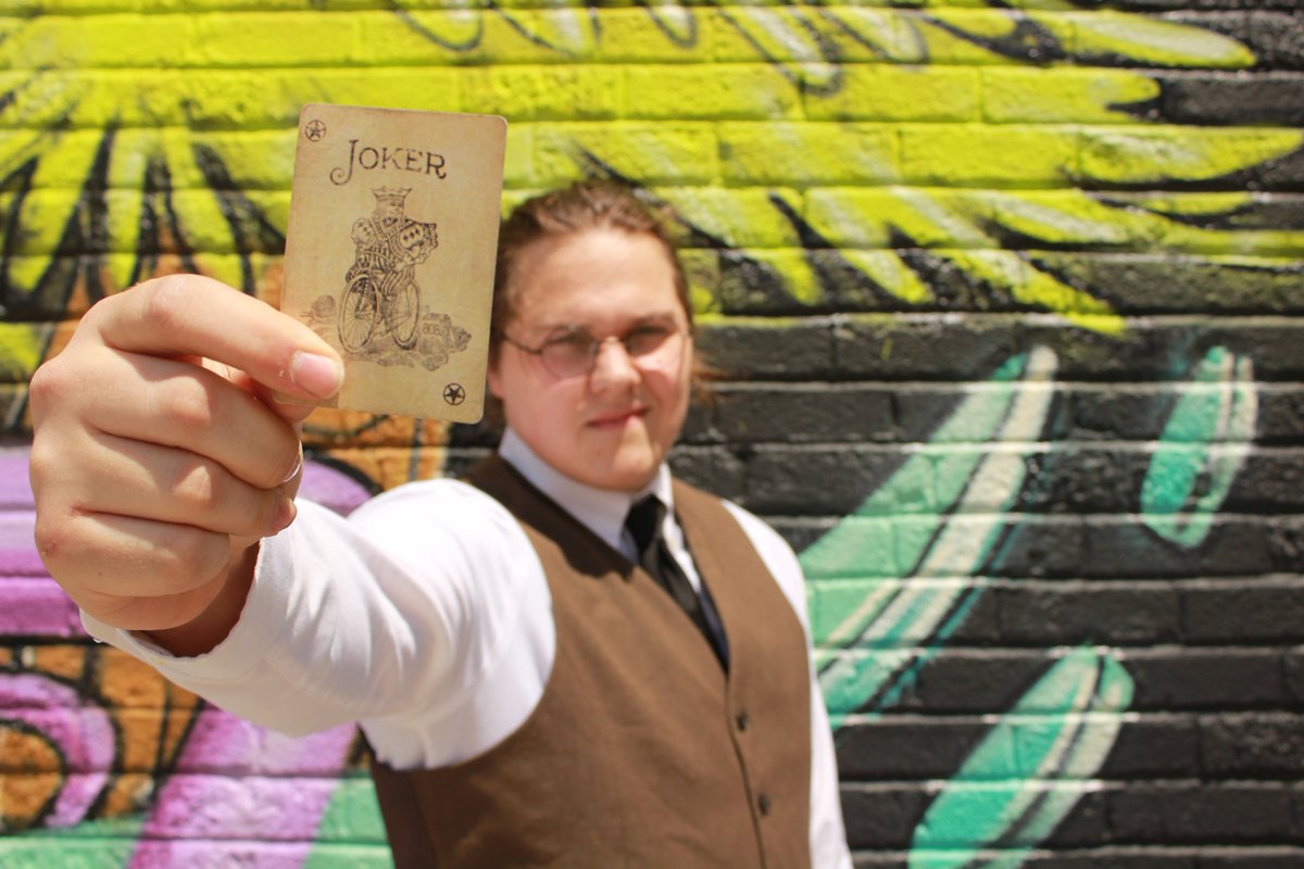 MagicalGiant's tweet photo. I found a bunch of promo photos I did back when I was a professional magician. Look at this baby houdini! https://t.co/S68kp7N6Ol