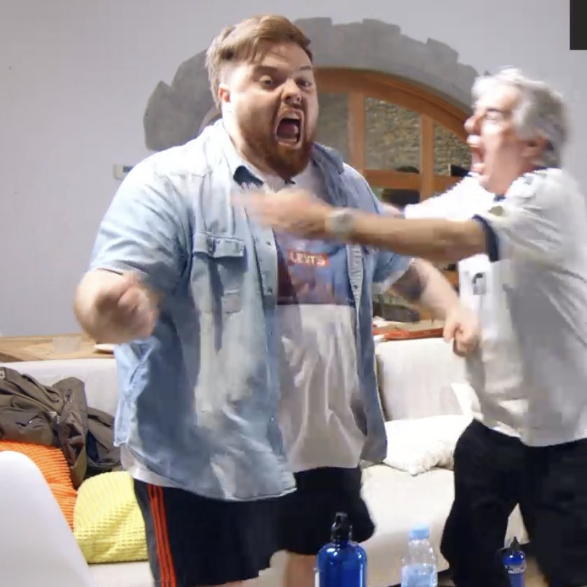 Cómo explicarle a alguien que eres del Real Madrid sin decirle que eres del Real Madrid. Empiezo yo.