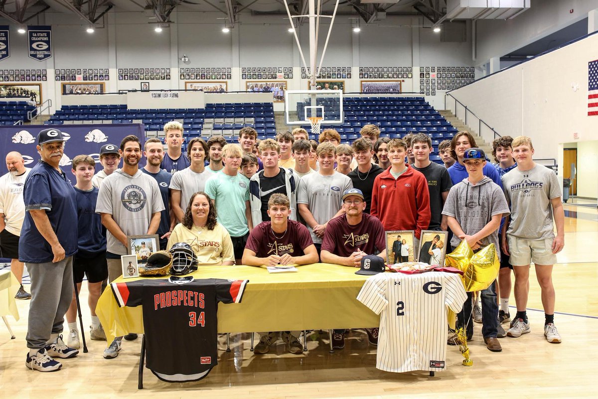Officially official! ✍️ <a href="/GWDBaseball/">Greenwood Baseball</a> <a href="/SouthArkbseball/">SouthArk CC Baseball</a> <a href="/cannonlester2/">Coach Lester</a> <a href="/MercadoBSBL/">Chad Mercado</a>