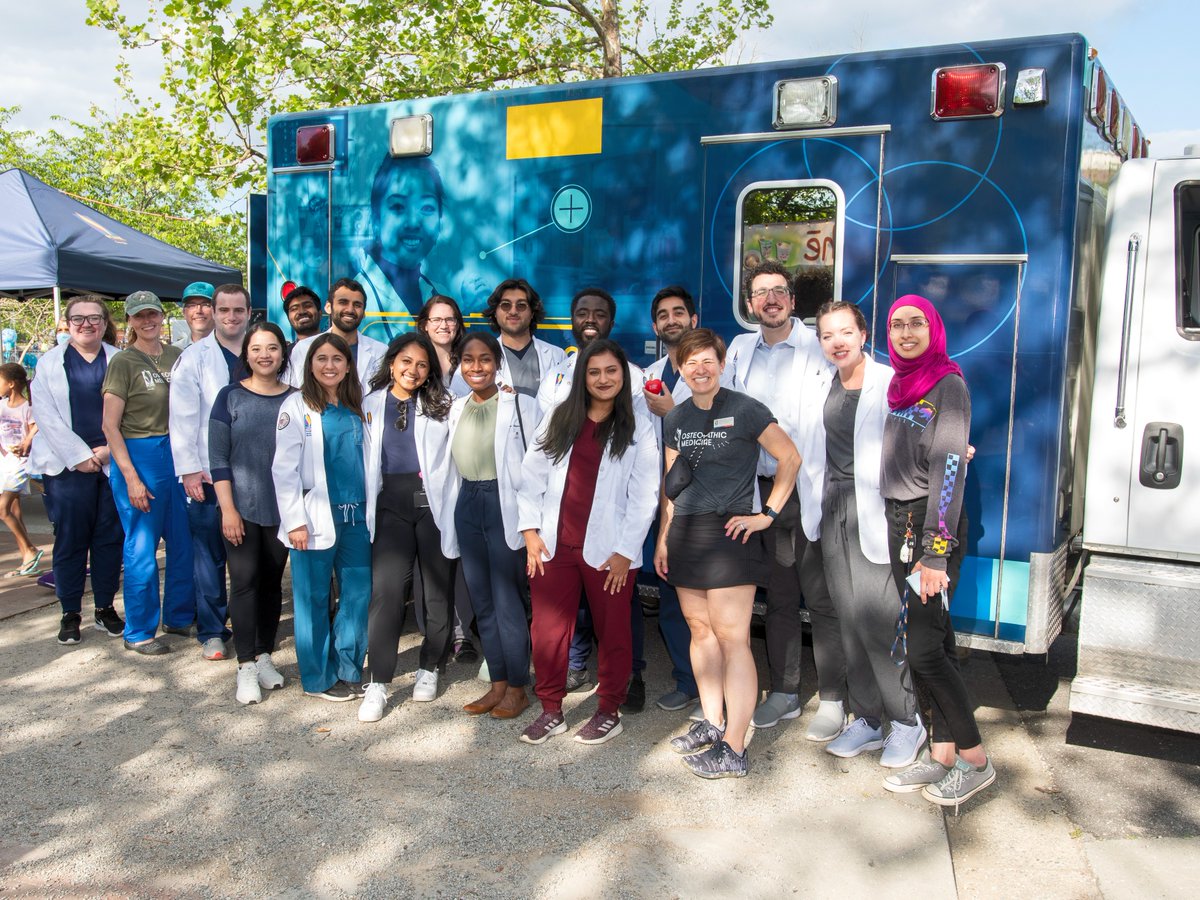 PCOMGeorgia's tweet photo. In partnership with the President's Community Wellness Initiative (#PCOMCWI), PCOM Georgia student &amp; faculty volunteers recently participated in "Glow in the Park" held at @CityofSuwanee's Suwanee Town Center, where they offered blood pressure screenings, OMM demos &amp; more! https://t.co/w0ejmUiw7J