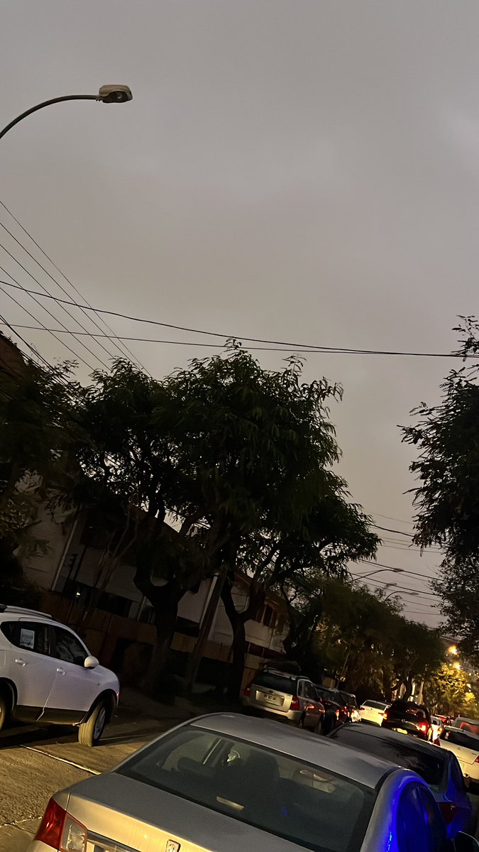 kelwinr2003's tweet photo. @CGE_Clientes Seguimos con la luz cortada, llamamos a esos números y no contestan @SEC_cl @MacaRipa https://t.co/T5BqSaGhCu