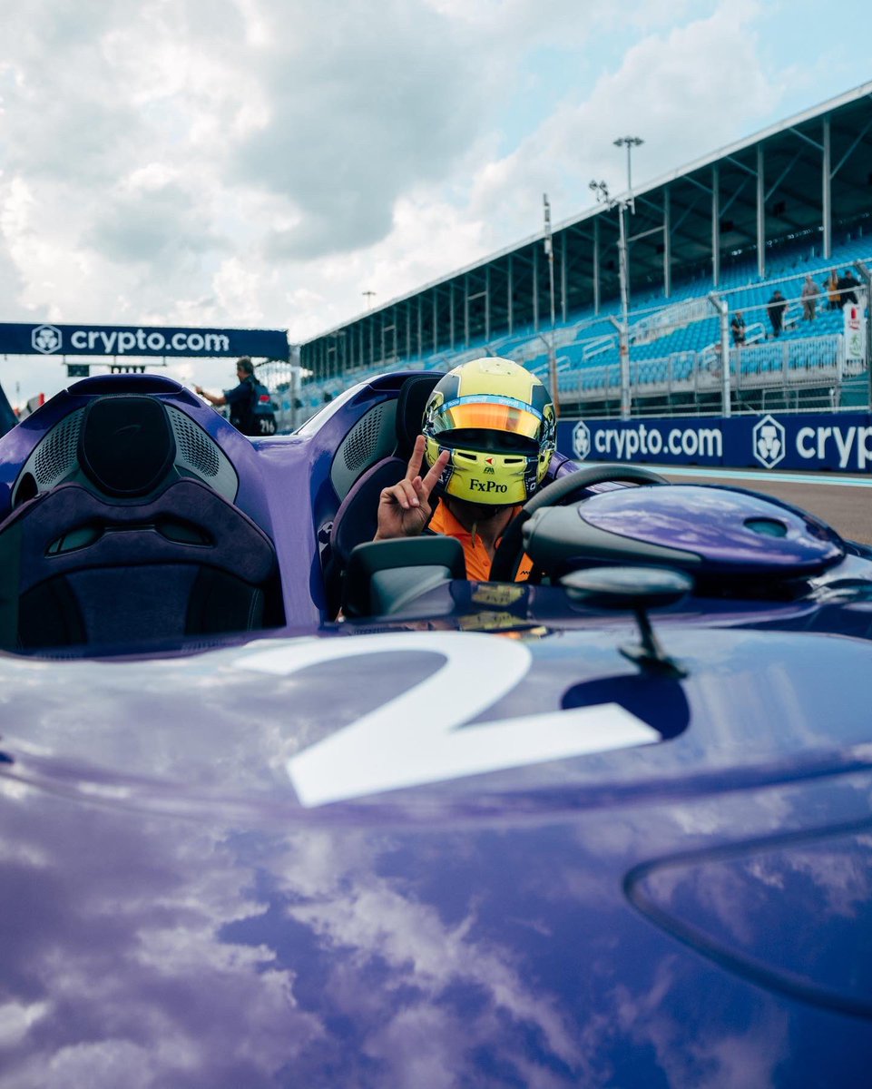 LandoNorris's tweet photo. Yeah. I like it here 🇺🇸 https://t.co/orP6bTQ4dW