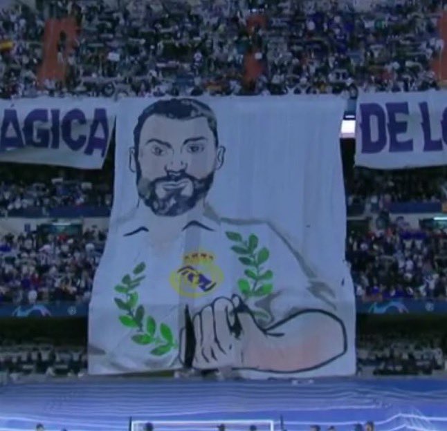 Seeg40758640's tweet photo. #RealManCity #RealMadrid #ManchesterCity #RMAMCI #ChampionsLeague #Benzema #tifo #Galatasaray Tifo Galatasaray vs « Tifo »Real Madrid … 🤣😂🤣😂 https://t.co/0dI6HPIvM8