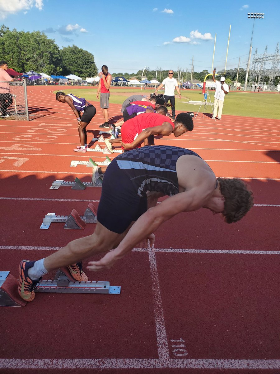 StevenJerry10's tweet photo. Regional Track Meet Men's 110 meter hurdle start. @NFC_Track @MicahMccorvey8 finished 2nd and has qualified for the State Championship. https://t.co/qVfiX0Txn0
