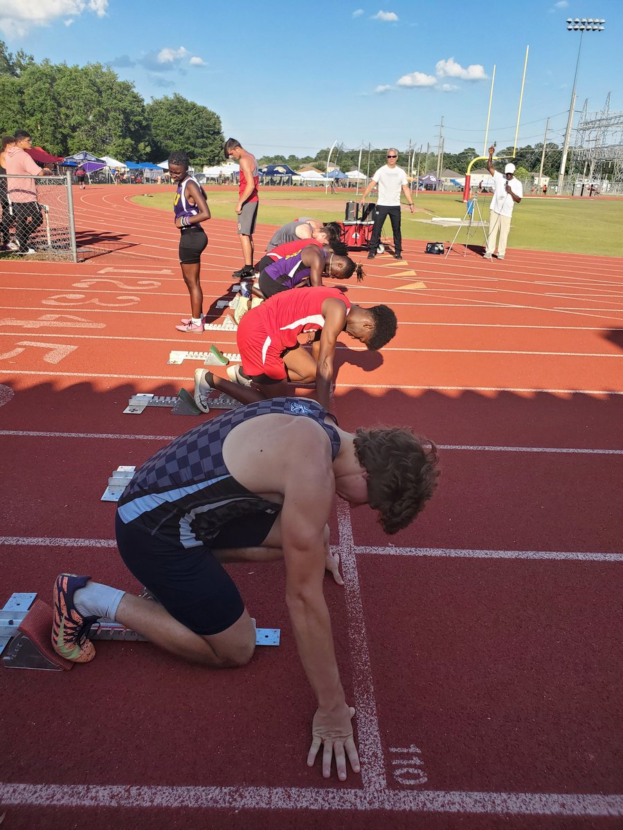StevenJerry10's tweet photo. Regional Track Meet Men's 110 meter hurdle start. @NFC_Track @MicahMccorvey8 finished 2nd and has qualified for the State Championship. https://t.co/qVfiX0Txn0