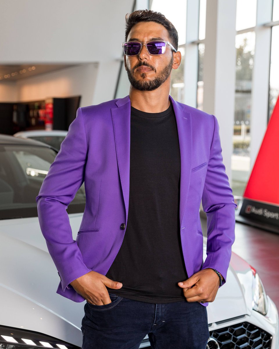 Happy Wednesday!!❤💜❤ Half way through the week! You got this!❤ We adore colour at Fox Tailoring so this purple jacket is just our style! @ayoub_ettimari bringing the 🔥 #style #midweek #humpday #wednesday #yougotthis #mensweardaily #audi #cars #menwithclass #menstyletips