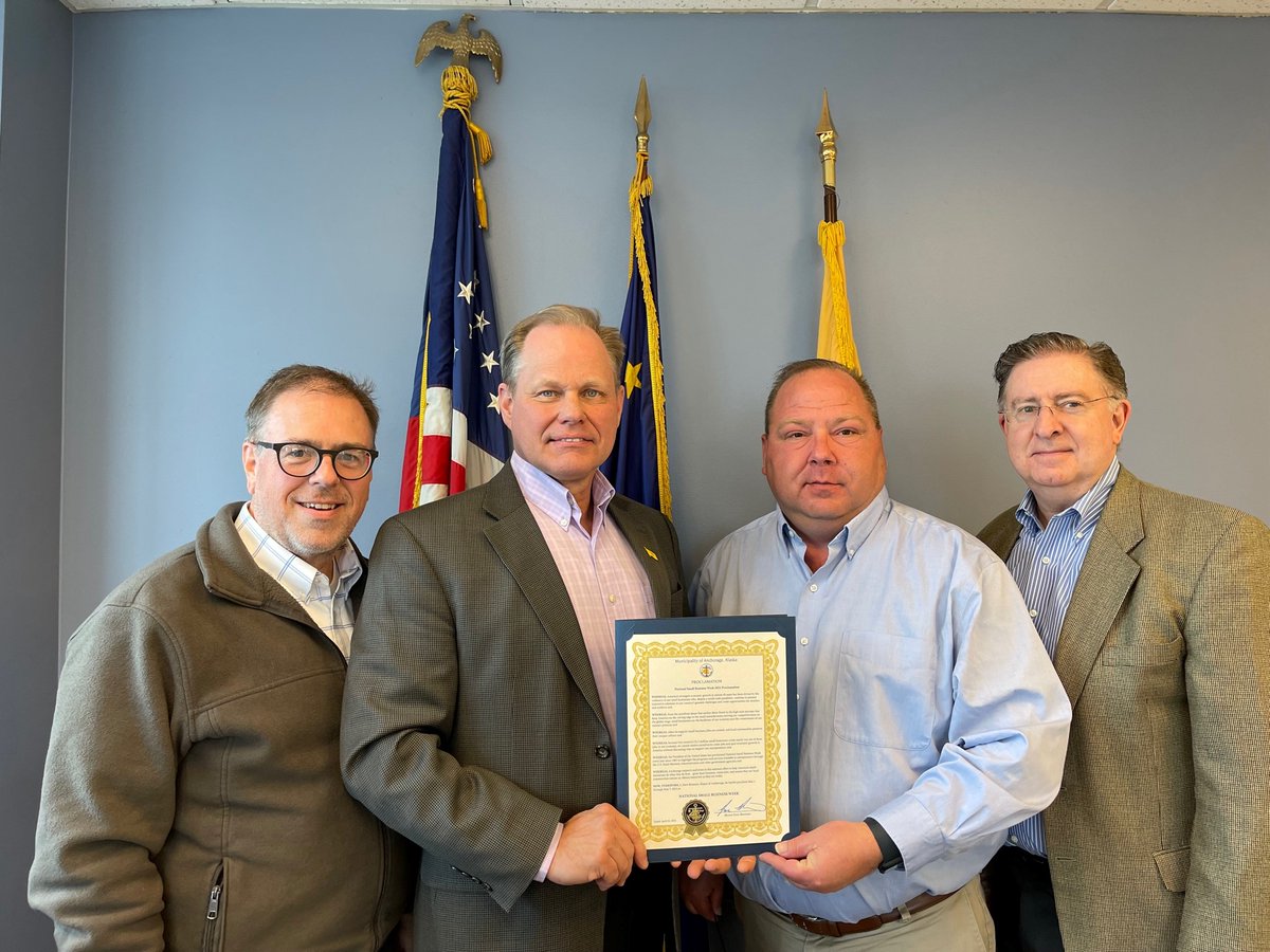 Thank you Anchorage Mayor @DavebronsonAK !  SBA Alaska District Office staff met with the Mayor to receive the proclamation declaring National Small Business Week for the Municipality of Anchorage.