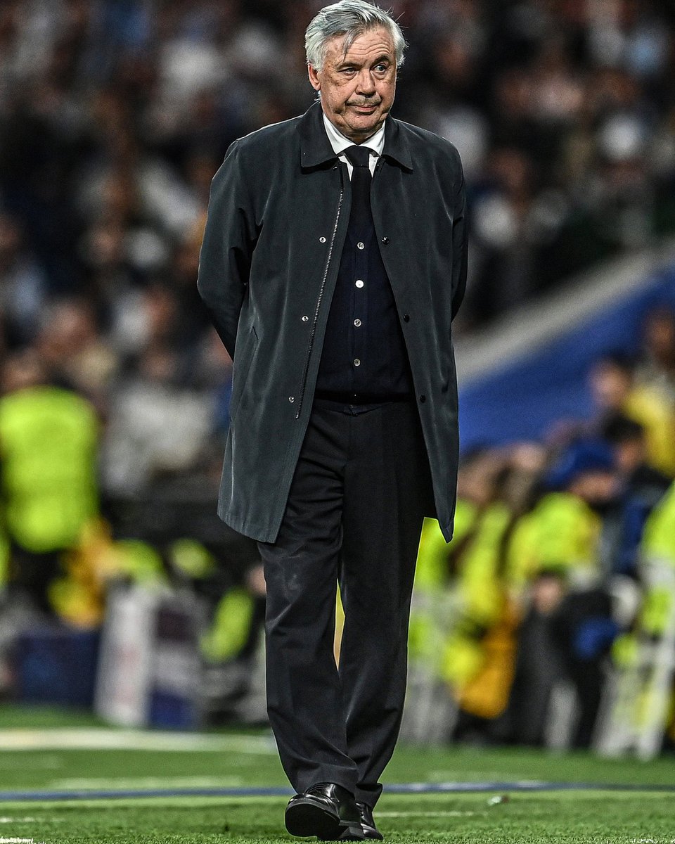 JSam___'s tweet image. Carlo Ancelloti might just be related to Marty Byrde(Ozark) the calmness under pressure is abnormal