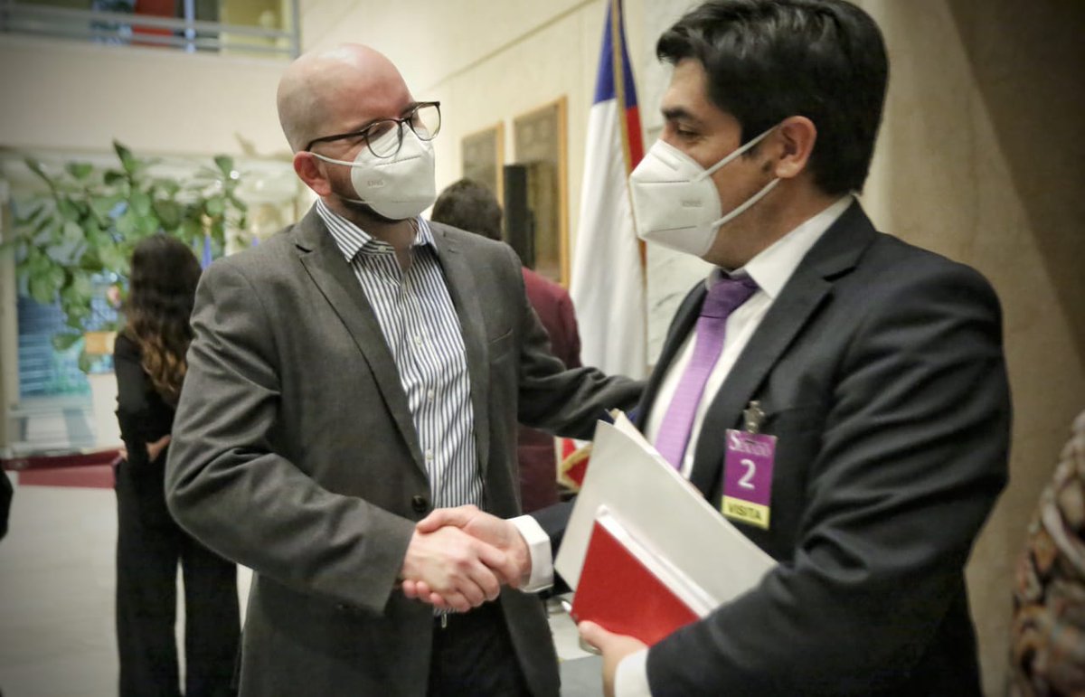 GiorgioJackson's tweet photo. ¡Felicitaciones a @RCidSantos, el primer trabajador con derecho a voto en el directorio de @TVN! 👏👏

El Senado ratificó la propuesta del Gobierno presentada por la ministra @Camila_Vallejo, q busca avanzar en la democratización de las empresas públicas y la toma de decisiones. https://t.co/lPSk3cypSW