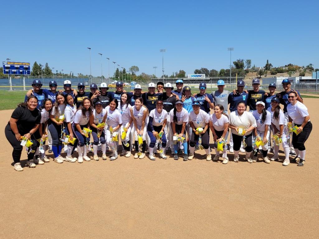 “Good Luck” gesture to our girls from our boys for their first round playoff game tomorrow against Cobalt

Come out and support your Mustangs tomorrow at 3:15pm!! <a href="/Walnut_Mustangs/">Walnut High School</a> <a href="/walnuthssftbl/">Walnut High School Softball</a>