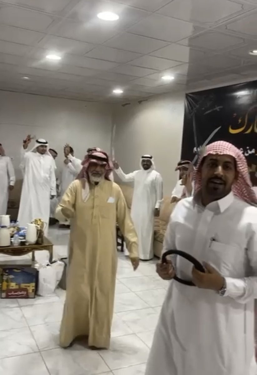 thwejuwaiber's tweet photo. صور من حفل معايدة #ذوي_جويبر من العجفان من بني سليم 
#كل_عام_وانتم_بخير_وعساكم_من_عواده 
#العيد_الثالث 
#عيد_الفطر_المبارك_1443هـ https://t.co/4AZaA5LjAS
