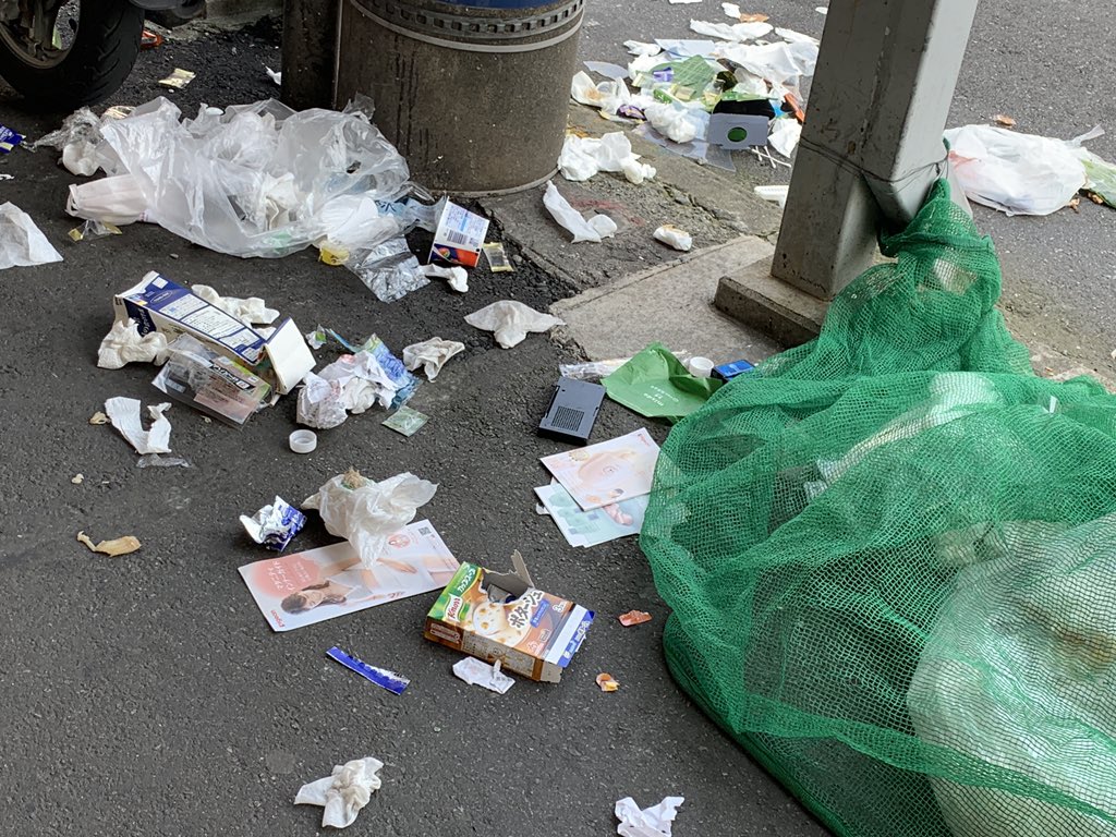 「今日の朝も美味しい空気!綺麗な町!景観は住民を映すね!全ての命に、感謝! 」|ねこて～のイラスト