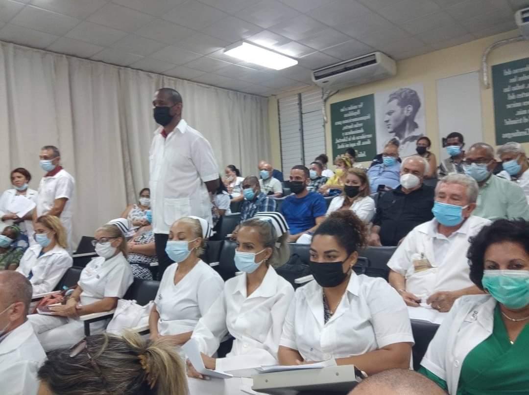DPSHabana's tweet photo. Conclusiones de la visita integral de @dpshabana al hospital Calixto García, intensa jornada de trabajo, apreciamos avances pero quedan metas importantes por lograr. #VamosConTodo. #CubaPorLaVida. https://t.co/Nl5DKPpB4V