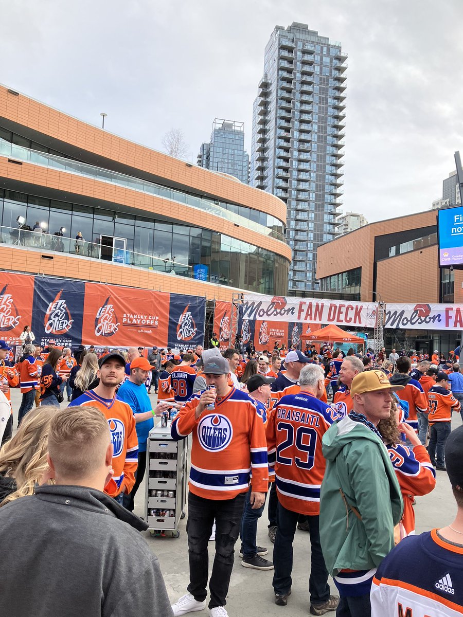 BarryLitun's tweet photo. Go Oilers. Sea of Orange. https://t.co/hK5c2rYEc1