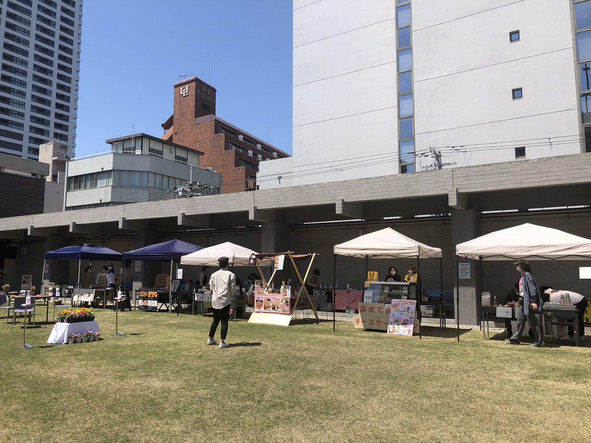 OsakaSemba's tweet photo. 舞台向かって右側スペース🤲
スイーツ店もございますので、是非お立ち寄りくださいね💁♂️✨
#船場コレクション
#sembacollection
#せんこれ2022
#北御堂 https://t.co/mEwuGxuzQP