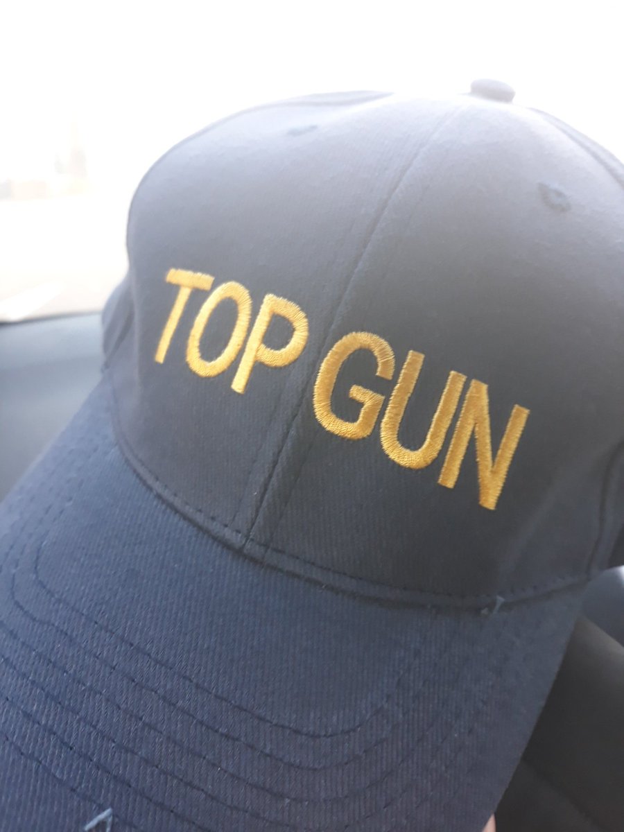 Banahyde's tweet photo. @TomCruise @TopGunMovie #TOPGUNMAVERICK 

So much fun got to meet and talk to tom. This movie is a part of my childhood. https://t.co/oNlXwEZUZv