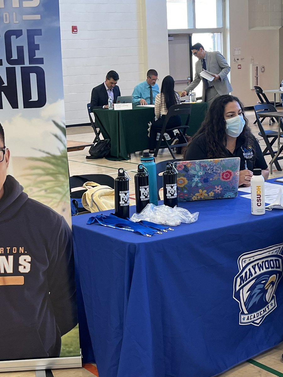 davalos_ileana's tweet photo. Another great Hiring Fair. Thank you Local District East for the partnership with @LAUSDHR. Together we will ensure our students have a highly qualified teacher at all schools. @LAUSDHR @LAUSDSup @LASchools #teachinla https://t.co/rVAPGQSX4q