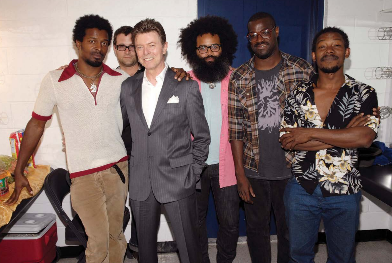 fall698's tweet photo. Bowie with TV On The Radio during 2007’s High Line Festival in New York.
#DavidBowie #TVontheRadio https://t.co/0Zln4pqwSN