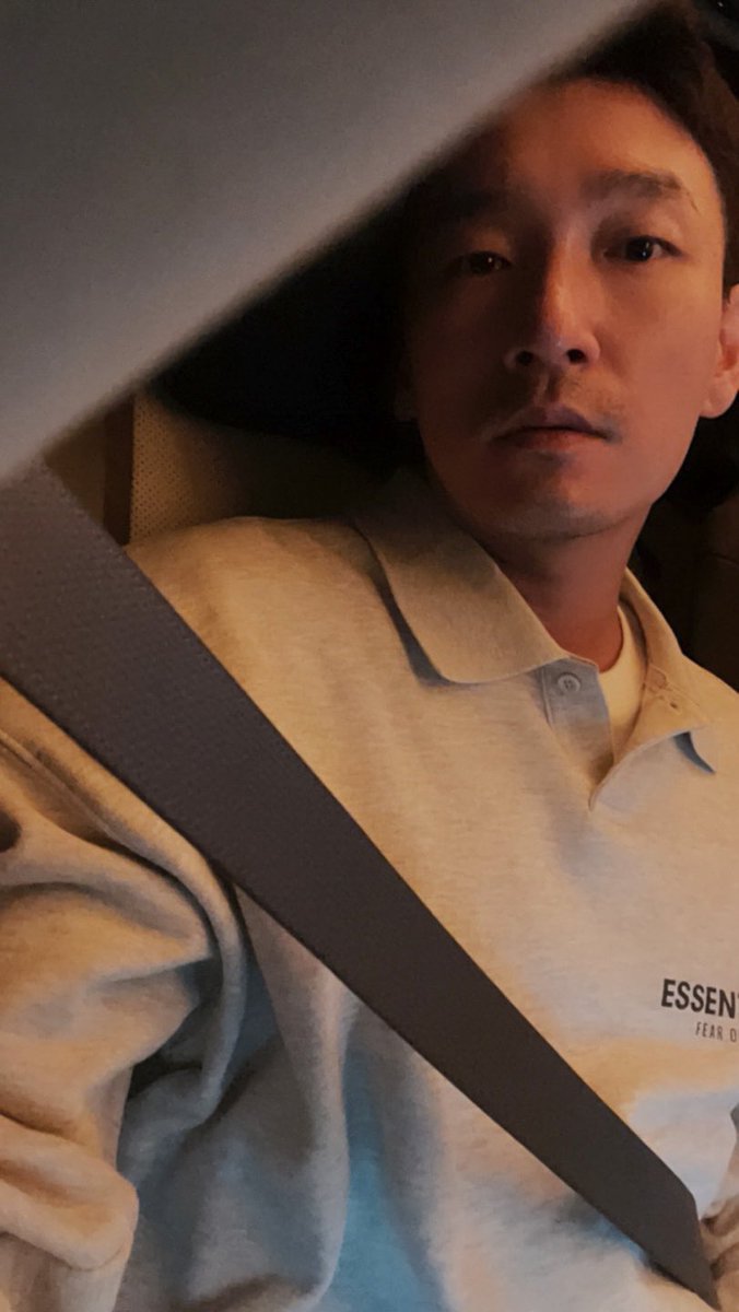 2022.05.05 굿맨스토리 포스트 조승우 폴로 반팔티

msearch.shopping.naver.com/catalog/298722…

FEAR OF GOD 21SS 피어오브갓 에센셜 로고 폴로 반팔티

🏷 109500