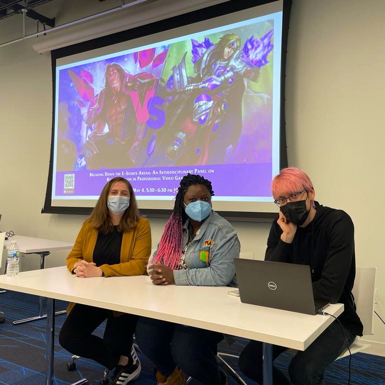 Elaine Venter🏳️🌈 (@el_venter) on Twitter photo I had an absolute incredible time talking representation & esports with <a href="/AshlynSparrow/">Ashlyn Sparrow</a> & Patrick Jagoda at the <a href="/WestonGameLab/">WestonGameLab</a>
Thank you @SkatCate for putting this together & inviting me to be part of this awesome panel & to speak with University of Chicago students! 🙏 I had an absolute incredible time talking representation & esports with <a href="/AshlynSparrow/">Ashlyn Sparrow</a> & Patrick Jagoda at the <a href="/WestonGameLab/">WestonGameLab</a>
Thank you @SkatCate for putting this together & inviting me to be part of this awesome panel & to speak with University of Chicago students! 🙏