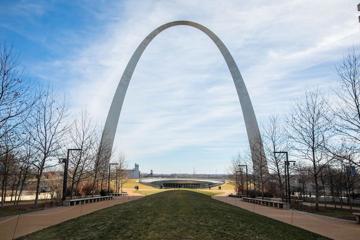 WildOn7th's tweet photo. Saint Louis is ready for what’s to come. Look closely, it’s a giant frown.
#ItsAboutWinning https://t.co/tzOv4HfYKJ