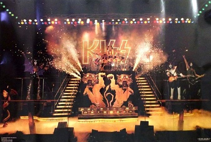 crockpics's tweet photo. Kiss, 1977 https://t.co/oAVM1UgjAm