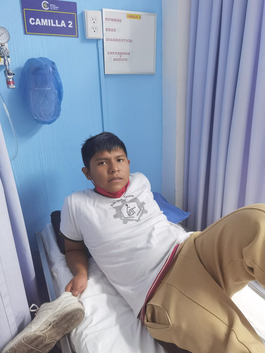 yuliandevic's tweet photo. @MetroCDMX Se acaba d eperder mi hermano trae la playera de abajo tiene el pans que esta en la imagen y tiene un pie vendado me pueden apoyar urge esta vamos en metro peñón. 5581399800 responde a Mauricio Vargas Esquivel se perdió 5 pm avisen a sus elementos de seguridad https://t.co/zgWN4RLora