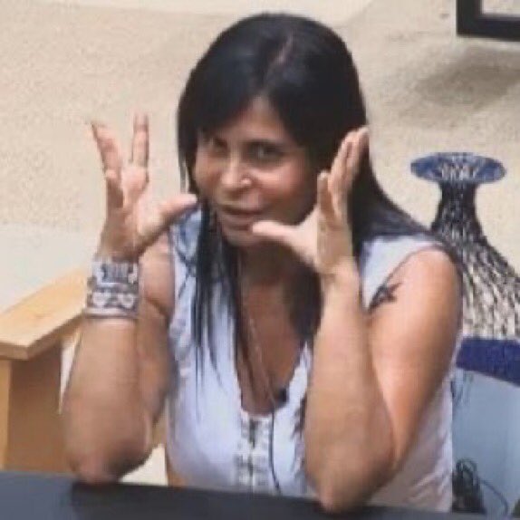 perryside's tweet image. lirous falaram tanto da katy que até electric debutou melhor que essa nova dela, bom pra eles sentirem na pele o que é um lançamento sem jabá