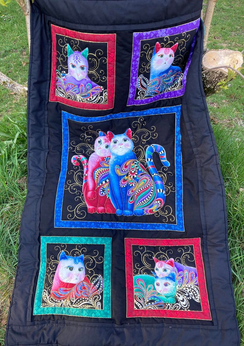 QuiltsforDreams's tweet photo. #etsy shop: Glamorous cats quilted in gold metallic thread, beautiful quilt, lap blanket, chair throw, gift for the cat lover, practical care home gift, https://t.co/7ChaCZ6hN4 #black #stunningcolours #giftforher #etsyme #craftbizparty https://t.co/41PU5bkDAd